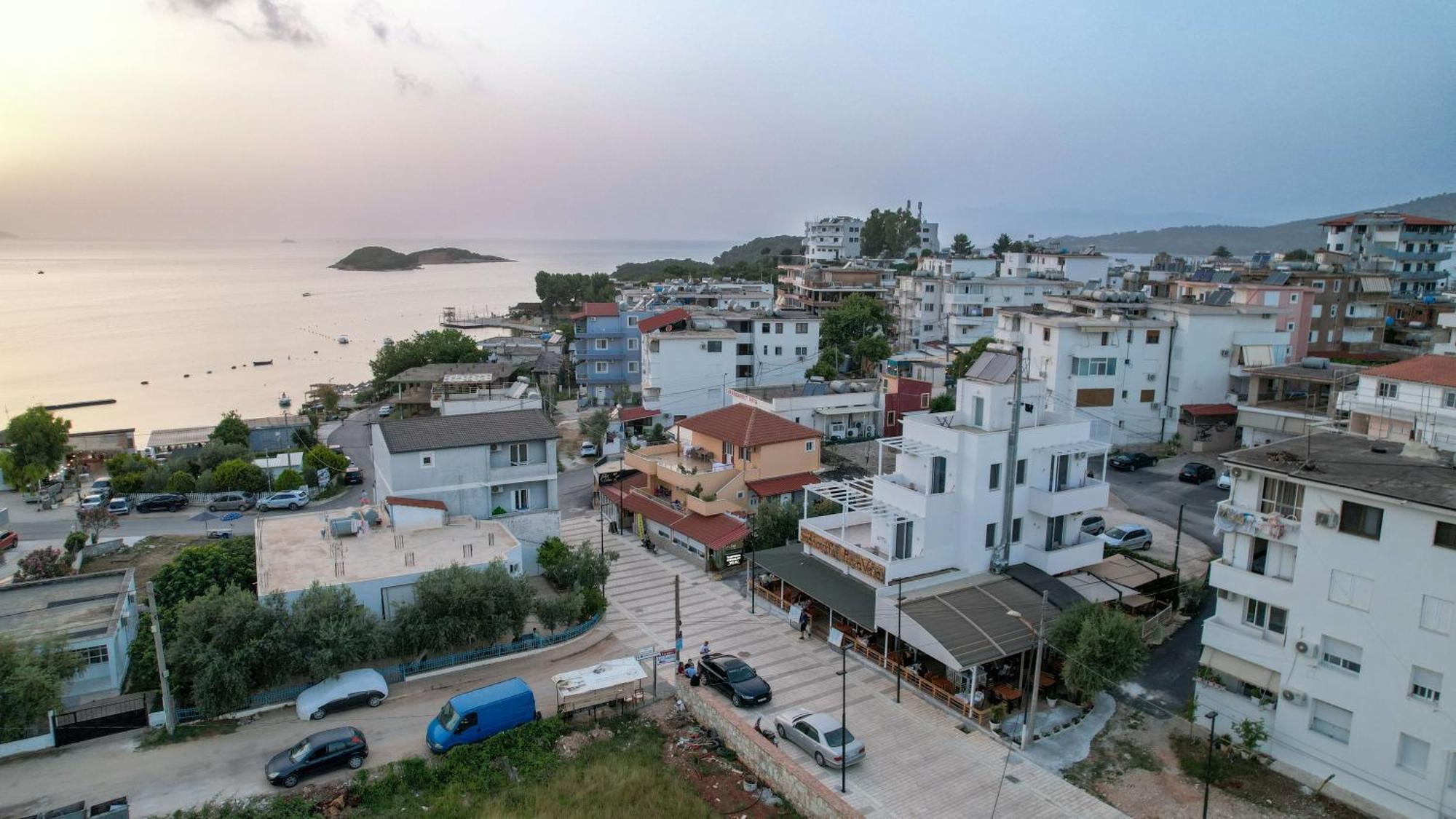 Hotel Veliaj Ksamil Exterior photo