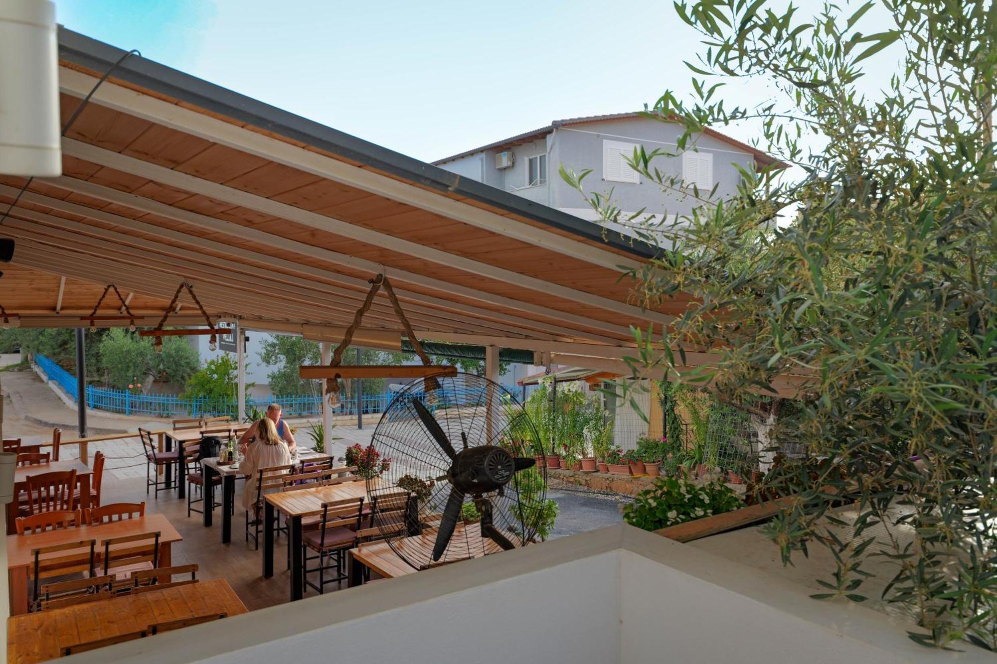 Hotel Veliaj Ksamil Exterior photo
